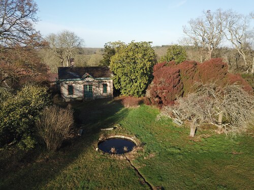 Chalet in the heart of a park
