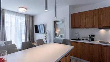 Fridge, stovetop, espresso maker, electric kettle