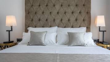 Luxury Apartment | 1 bedroom, in-room safe, soundproofing, free WiFi