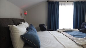 Classic Double Room, 1 Bedroom, Non Smoking, Pool View | Minibar, WiFi (free) - Myosotis Boutique Otel (Foça)