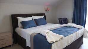 Classic Double Room, 1 Bedroom, Non Smoking, Pool View