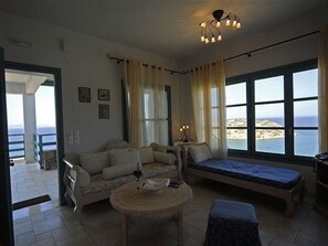 TV, DVD player, music library, stereo