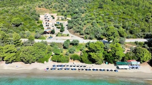 Una playa cerca