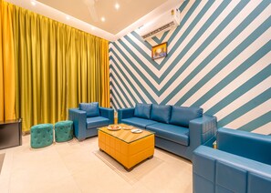 Superior Room | Living area - Hotel Shamrock Greens (Raipur)