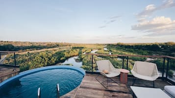 3 piscinas al aire libre, sillones reclinables de piscina