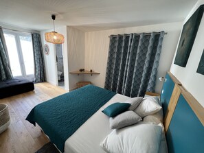 7 bedrooms, in-room safe, iron/ironing board, free WiFi