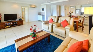 TV, DVD player - Blue Water Views 3 (Whitsundays)