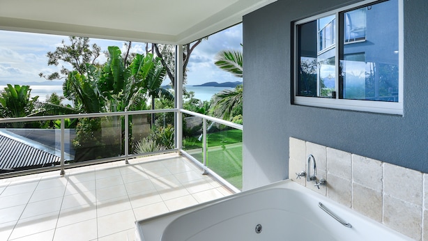 Private spa tub