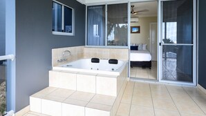 Private spa tub