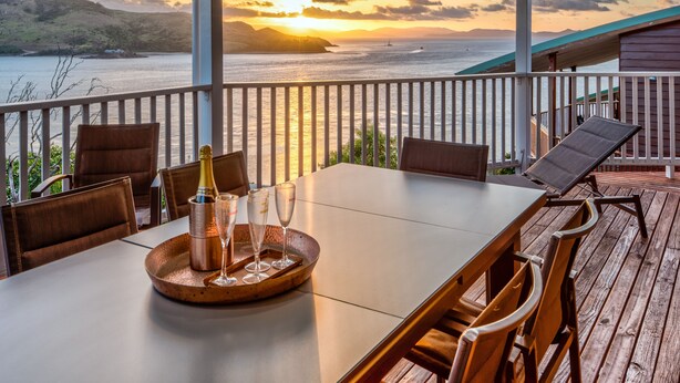 Unclassified image, 1 of 17, button - Casuarina Cove 12 (Whitsundays)