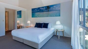 Apartment, 4 Bedrooms, Non Smoking, Kitchen | 4 bedrooms, iron/ironing board, free cots/infant beds, free WiFi