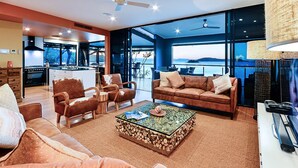 Living area - Edge 18 (Whitsundays)