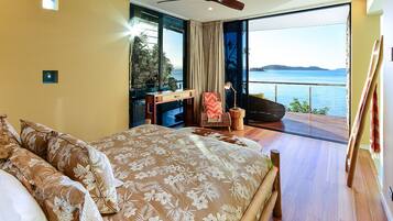 3 bedrooms, iron/ironing board, free cots/infant beds, free WiFi