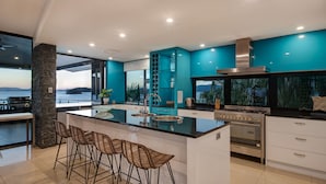 Dining - Edge 8 (Whitsundays)
