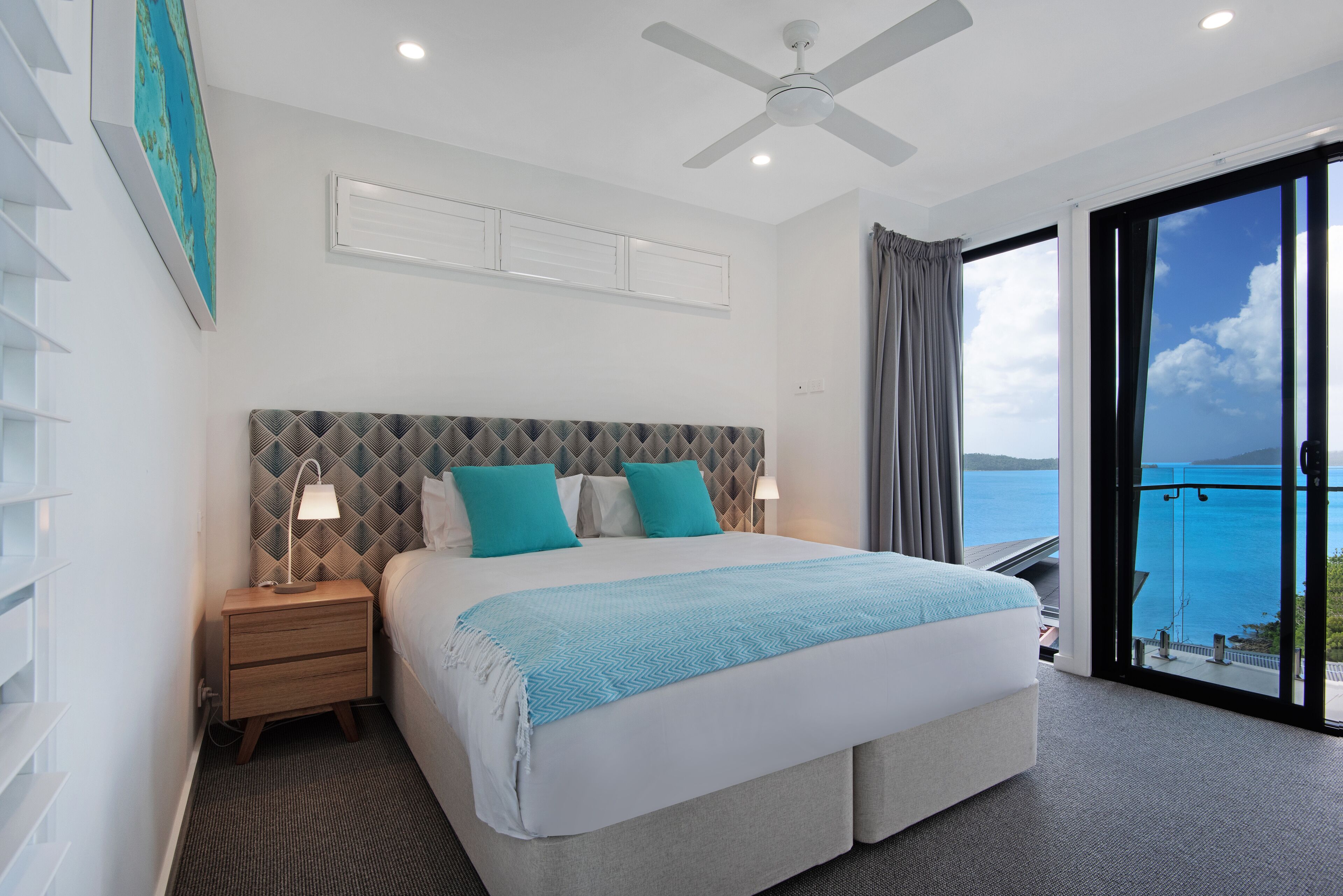 3 kamar tidur, setrika/meja setrika, dan tempat tidur bayi gratis