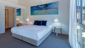 4 chambres, fer et planche à repasser, lits bébé (gratuits)