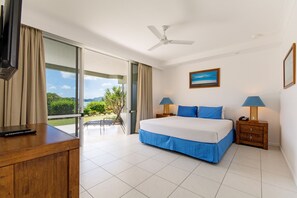2 bedrooms, iron/ironing board, free cots/infant beds, free WiFi - Lagoon Lodge 002 (Whitsundays)