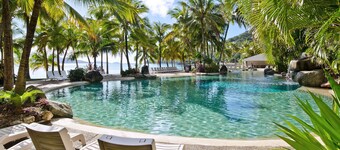 Lagoon Lodge 002