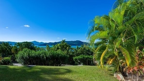 Unclassified image, 5 of 11, button - Lagoon Lodge 008 (Whitsundays)