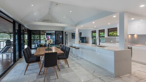 Dining - Mermaids Reach (Whitsundays)