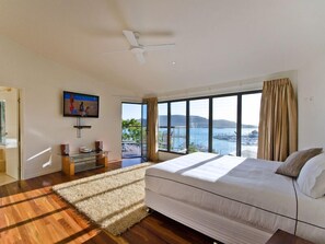 4 bedrooms, iron/ironing board, free cots/infant beds, free WiFi