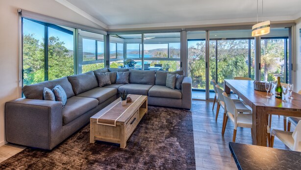 Living area - Oasis 12 (Whitsundays)