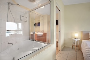 Private spa tub