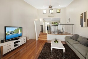 TV, DVD player