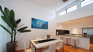 Unclassified image, 2 of 12, button - Pinnacle Apartment 6 (Whitsundays)