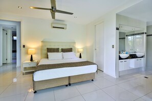 3 bedrooms, iron/ironing board, free cots/infant beds, free WiFi