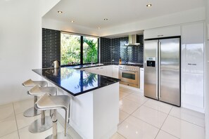Interior detail - Pinnacle Apartment 8 (Whitsundays)