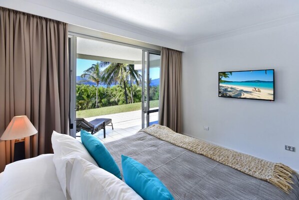 3 bedrooms, iron/ironing board, free cots/infant beds, free WiFi