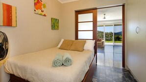 Unclassified image, 3 of 17, button - Poinciana Lodge 004 (Whitsundays)