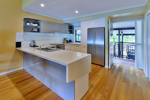 Fridge, microwave, oven, dishwasher