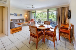 In-room dining - Whitsunday Apartment West 101 (Whitsundays)