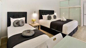 1 bedroom, iron/ironing board, free cots/infant beds, free WiFi - Whitsunday Apartment West 605 (Whitsundays)