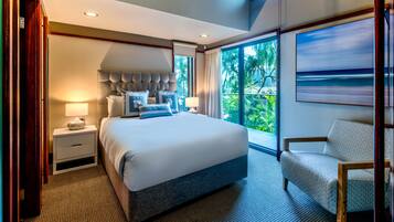 5 bedrooms, iron/ironing board, free cots/infant beds, free WiFi