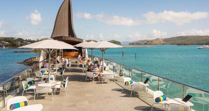 Yacht Club Villa 13