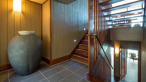 Interior detail - Yacht Club Villa 17 (Whitsundays)