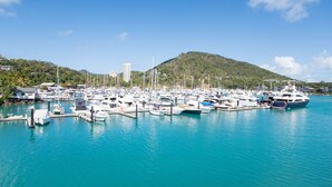 Beach - Yacht Club Villa 17 (Whitsundays)