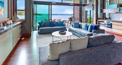 Yacht Club Villa 20