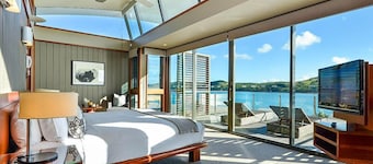 Yacht Club Villa 32