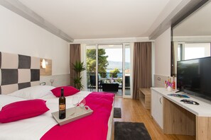 Habitació doble o amb dos llits individuals superior | Roba de llit d'alta qualitat i matalassos amb encoixinament addicional 