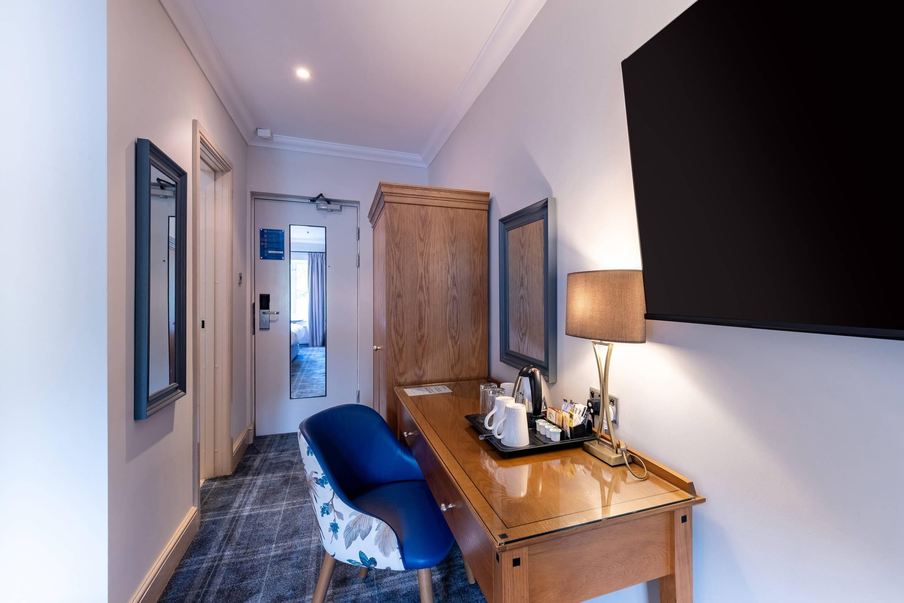 family room | desk, iron/ironing board, free wifi, bed sheets