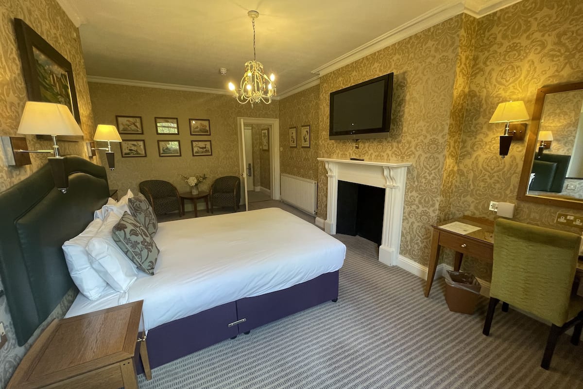 desk, iron/ironing board, free wifi, bed sheets