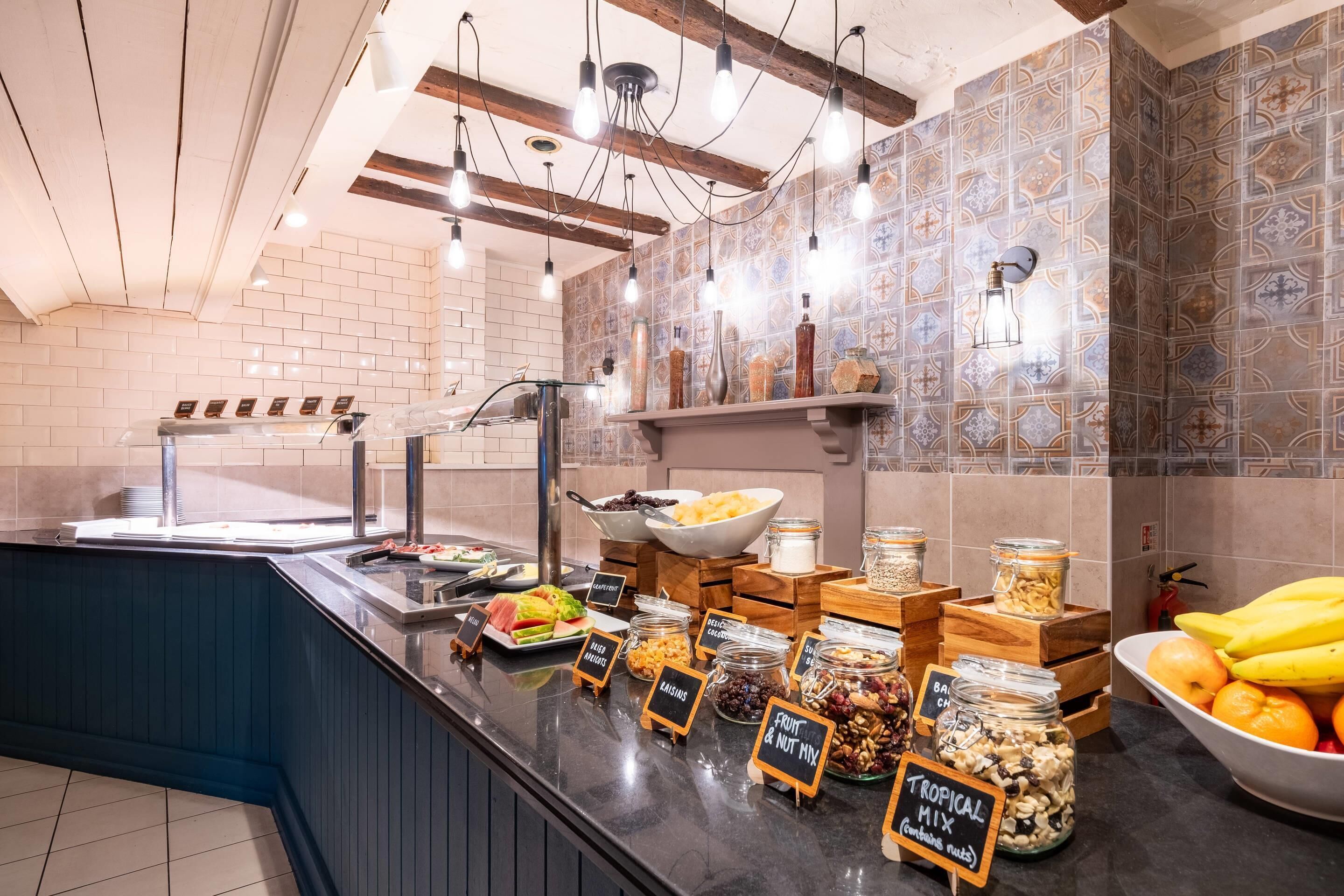 Daily English breakfast (GBP 15.95 per person)