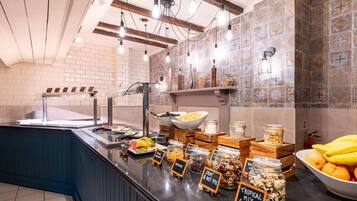 每日供應英式早餐 (每人 GBP15.95)