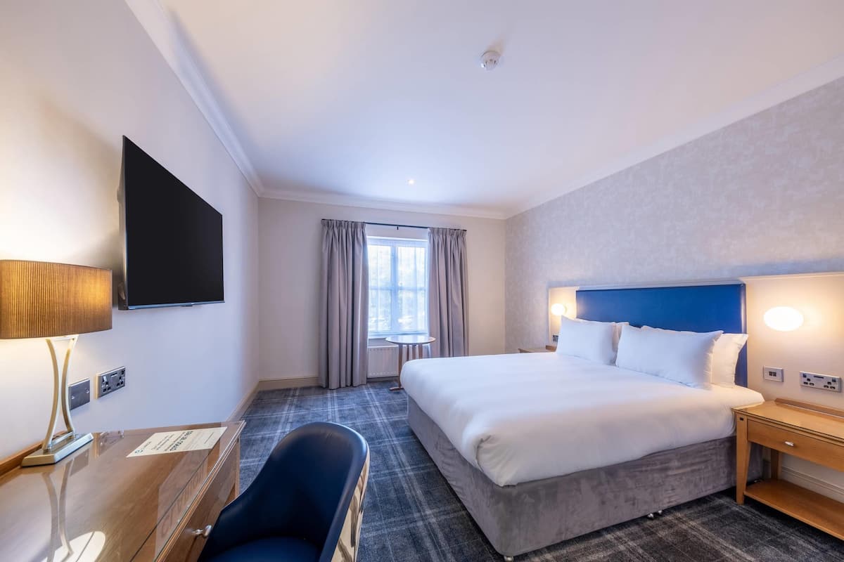 Classic Double Room | Desk, iron/ironing board, free WiFi, bed sheets