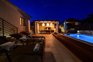 Outdoor pool, a heated pool - Casa Teuta with pool (ZADAR)