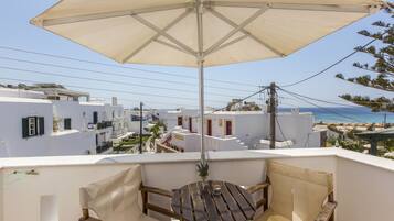 Classic Quadruple Room | Balcony view